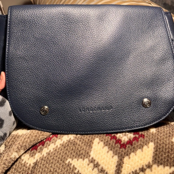 Longchamp Le Foulonne Saddle Bag. Beautiful,classic with plenty of pockets. - Picture 13 of 16